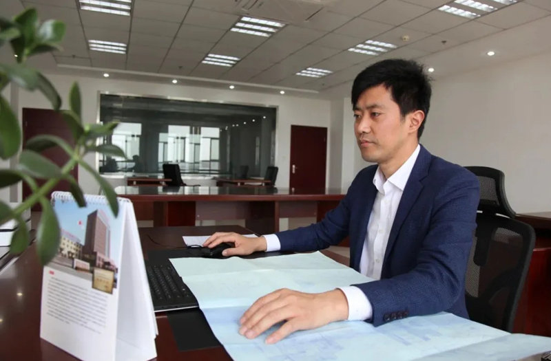 海安名匠丨江蘇鵬飛集團(tuán)股份有限公司設(shè)計(jì)中心主任，高級(jí)工程師、高級(jí)技師李曉平